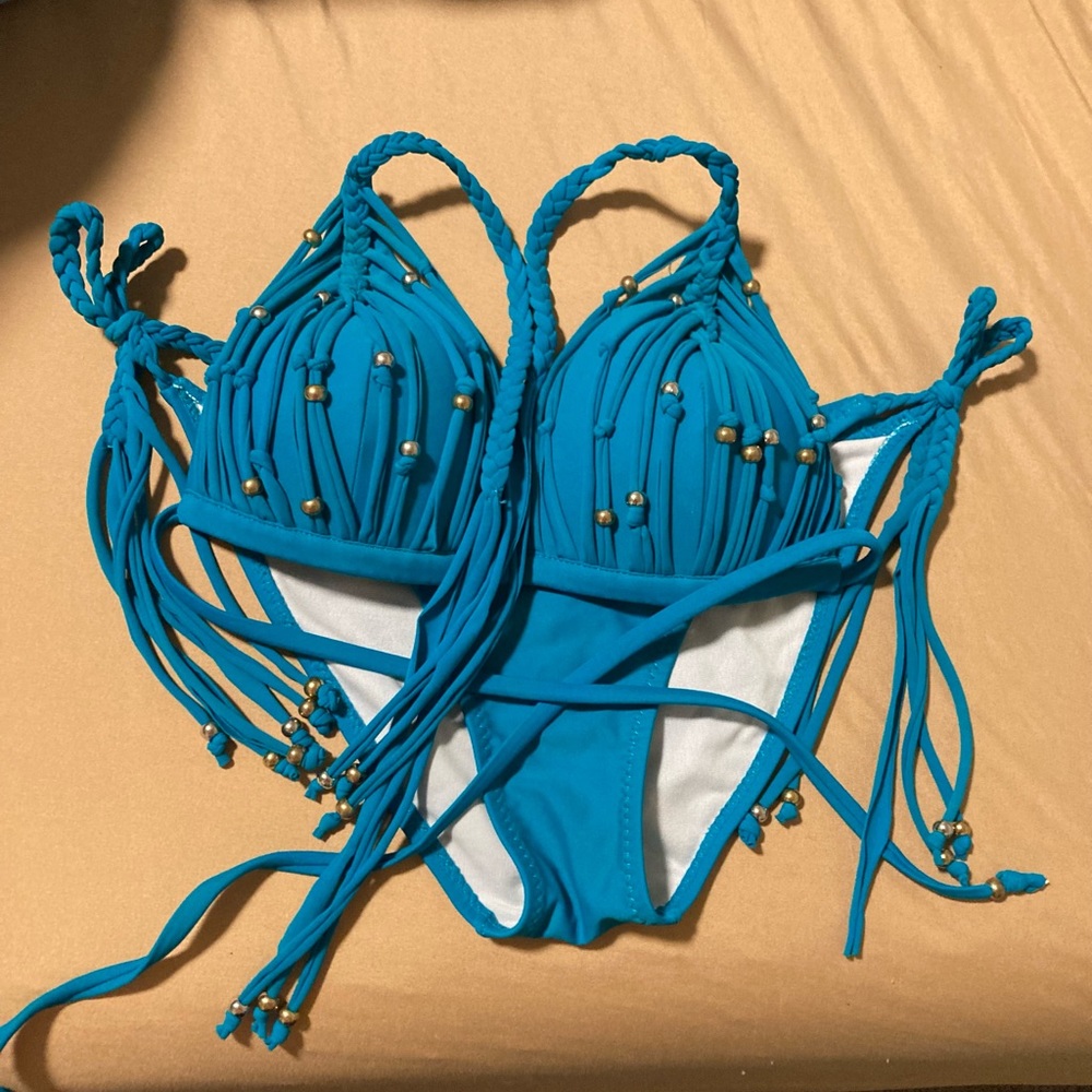 Gorgeous Bikini! New without tags Turquoise blue.
